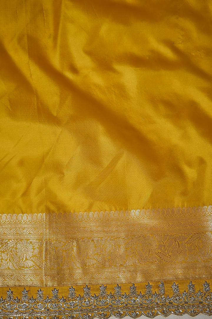 Yellow Banarasi Silk Zardosi Hand Embroidered Bridal Saree Set by Anushree Reddy at Pernia's Pop Up Shop