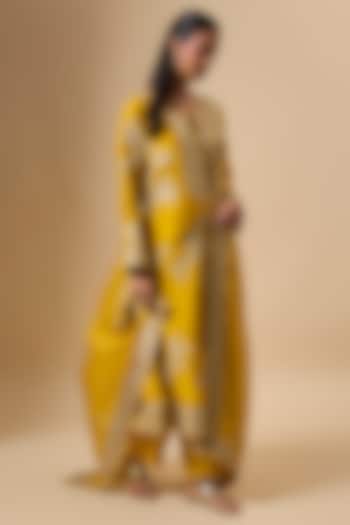 Mustard Yellow Dupion Silk Zari Embroidered Kurta Set by Anushree Reddy at Pernia's Pop Up Shop