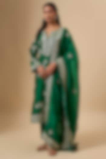 Emerald Green Dupion Silk Zari Embroidered Kurta Set by Anushree Reddy at Pernia's Pop Up Shop