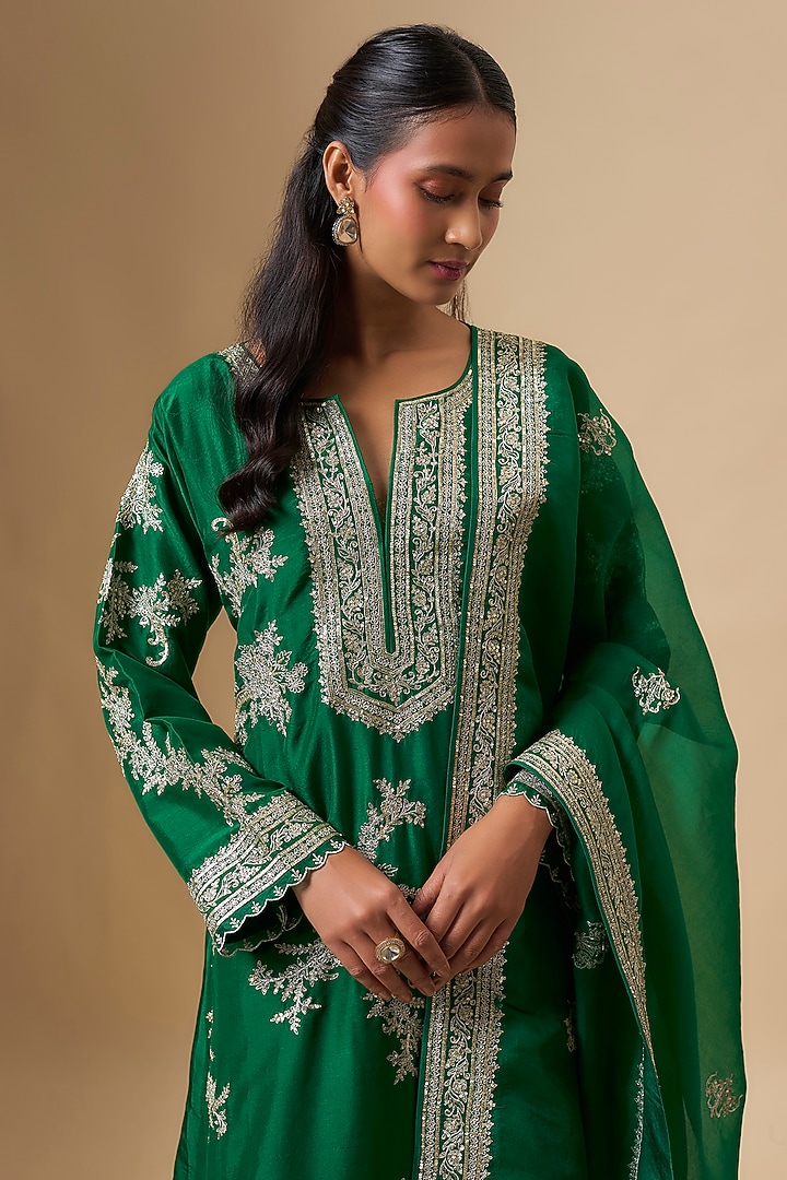 Emerald Green Dupion Silk Zari Embroidered Kurta Set by Anushree Reddy at Pernia's Pop Up Shop
