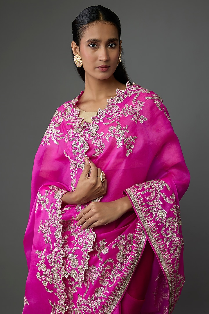 Pink Organza Hand & Machine Embroidered Bridal Saree Set by Anushree Reddy at Pernia's Pop Up Shop
