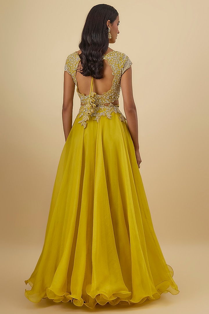 Yellow Organza Hand Embroidered Bridal Lehenga Set by Anushree Reddy at Pernia's Pop Up Shop