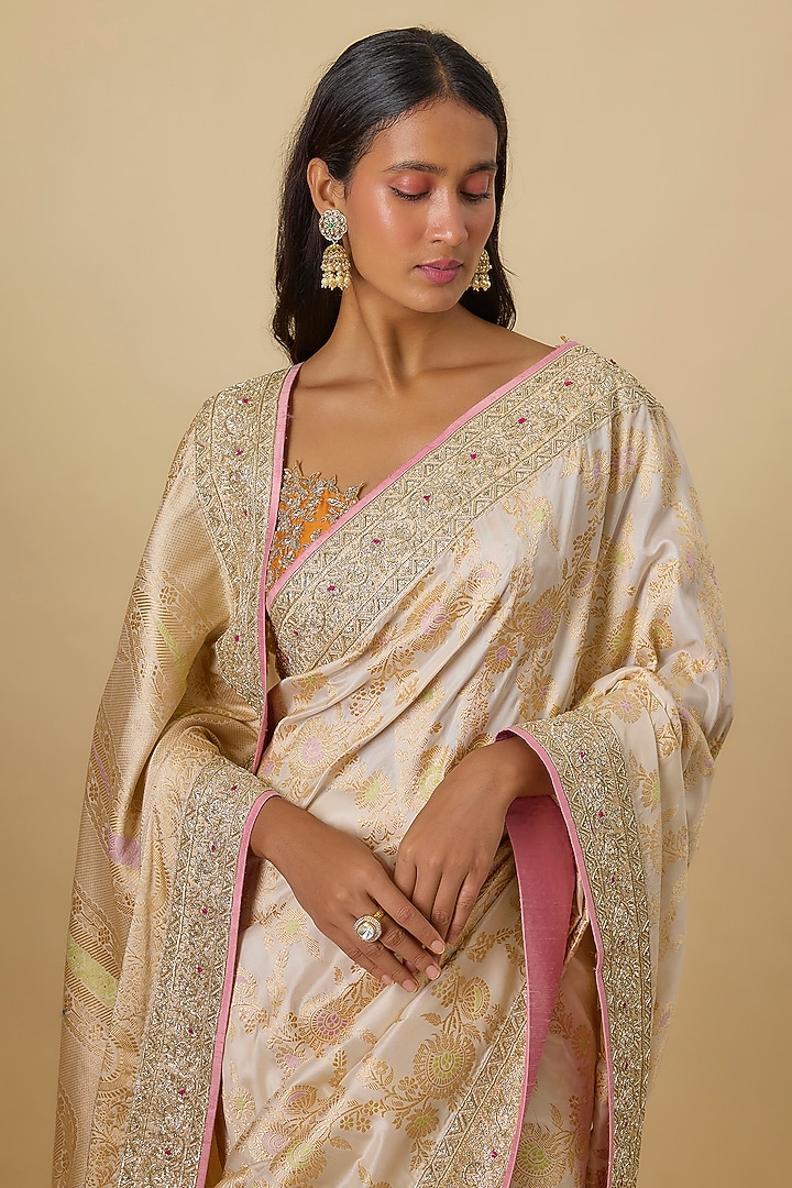 Ivory Silk Banarasi Hand Embroidered Bridal Saree Set by Anushree Reddy at Pernia's Pop Up Shop