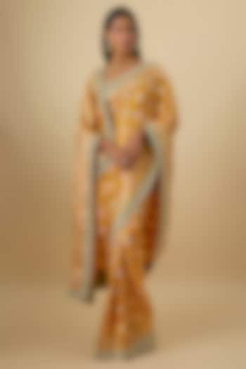 Mustard Silk Banarasi Hand Embroidered Bridal Saree Set by Anushree Reddy at Pernia's Pop Up Shop