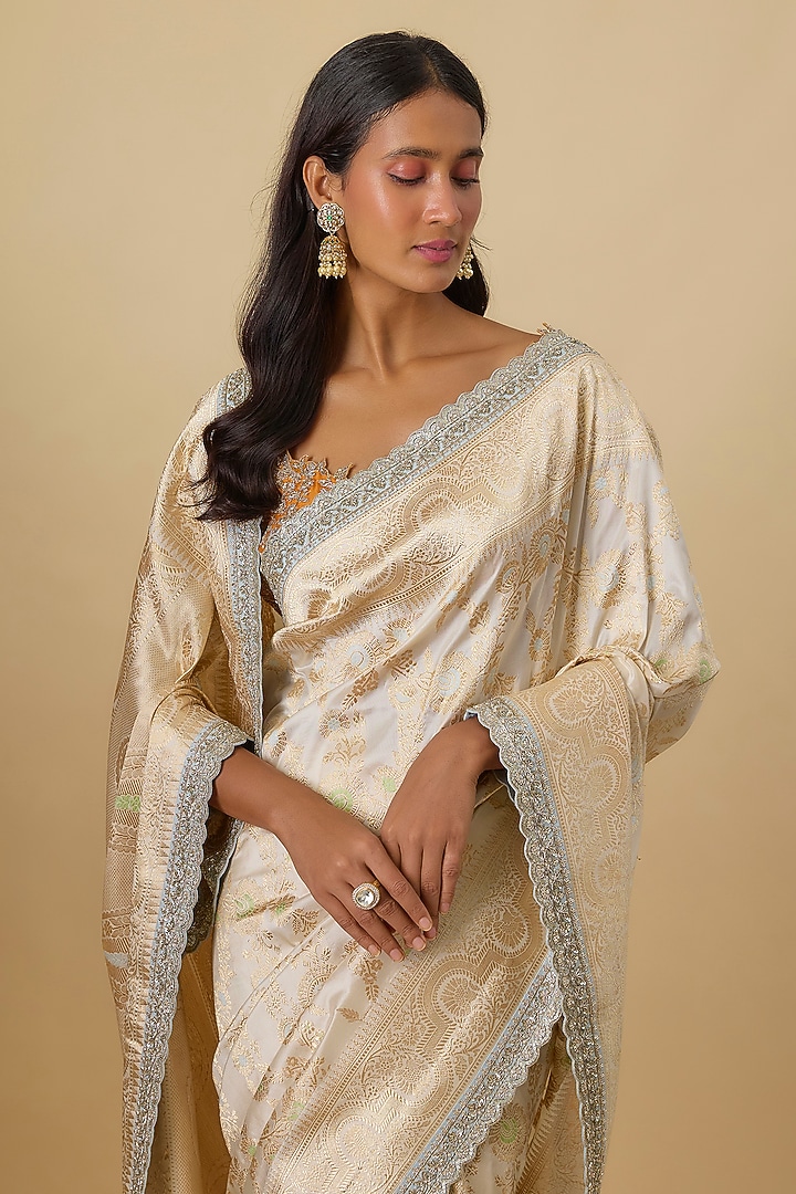 Ivory Silk Banarasi Hand Embroidered Bridal Saree Set by Anushree Reddy at Pernia's Pop Up Shop
