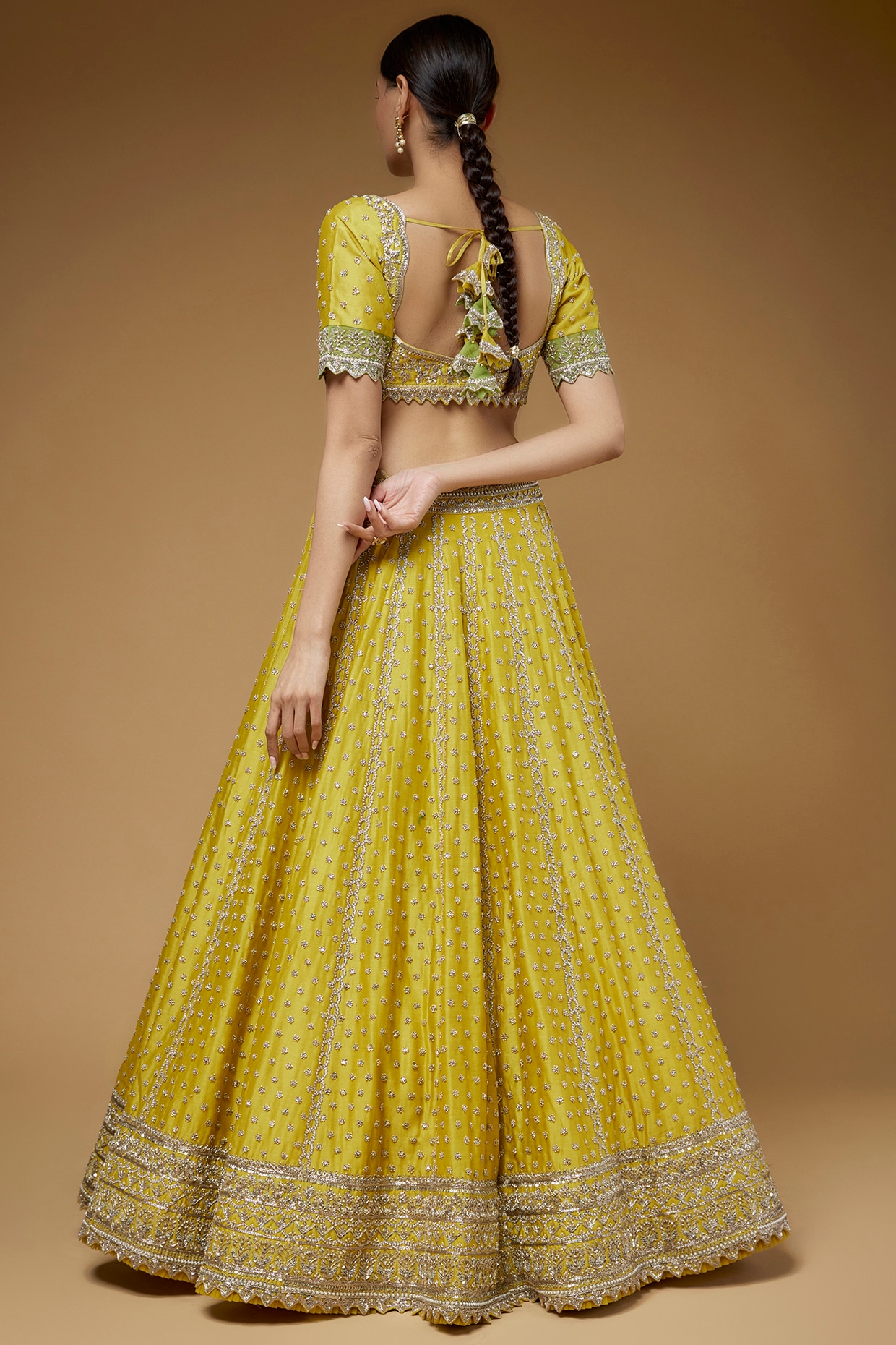 Yellow embroidered lehenga – CoutureYard