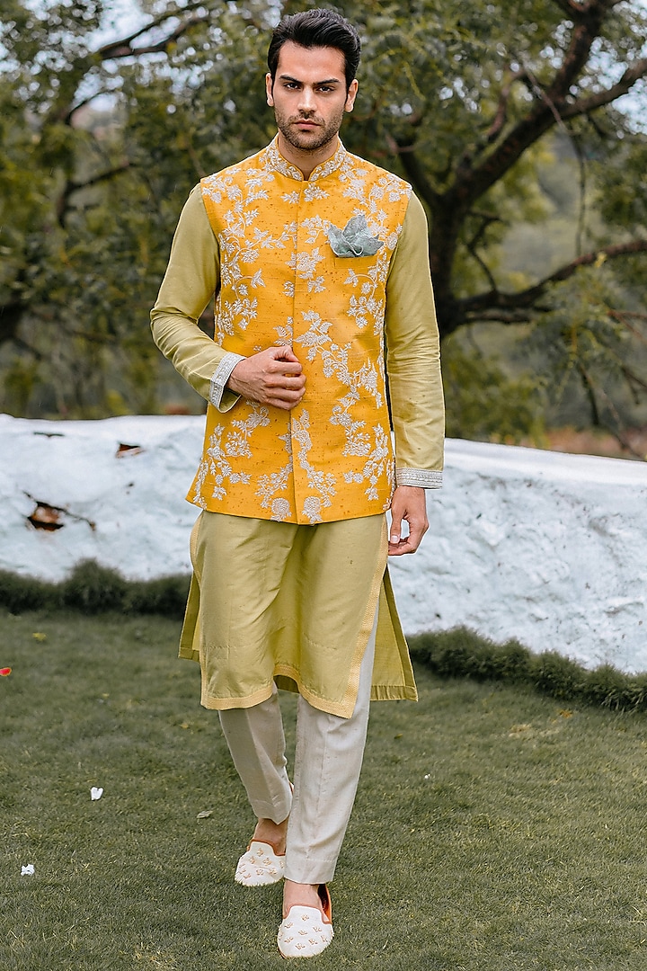 Yellow Embroidered Bundi Set by Anushree Reddy Men