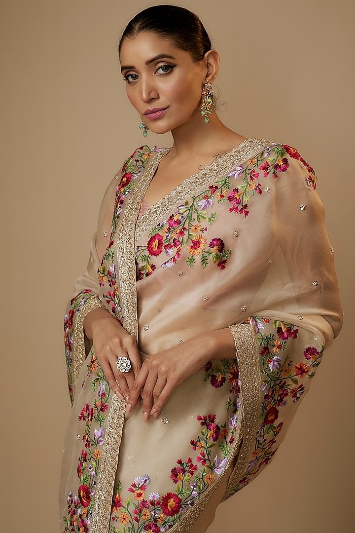Ivory Organza Thread & Zardosi Embroidered Reception Saree Set by Anushree Reddy at Pernia's Pop Up Shop