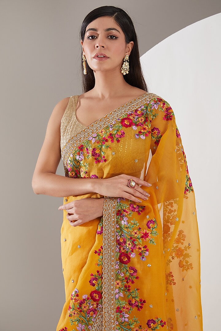 Mustard Organza Thread Embroidered Reception Saree Set by Anushree Reddy at Pernia's Pop Up Shop
