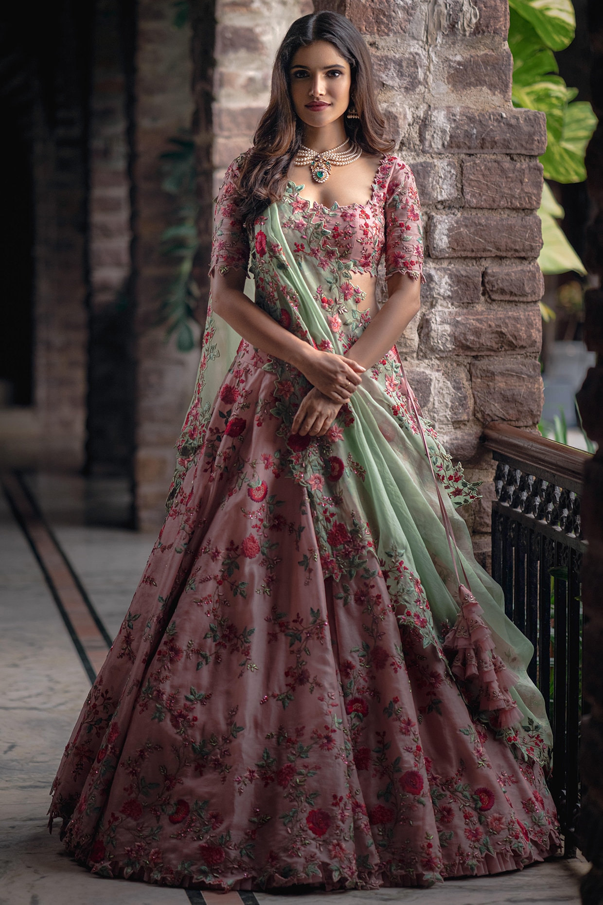 Sangeet Gowns: Buy Designer Gowns for Sangeet Online in India - KALKI  Fashion India