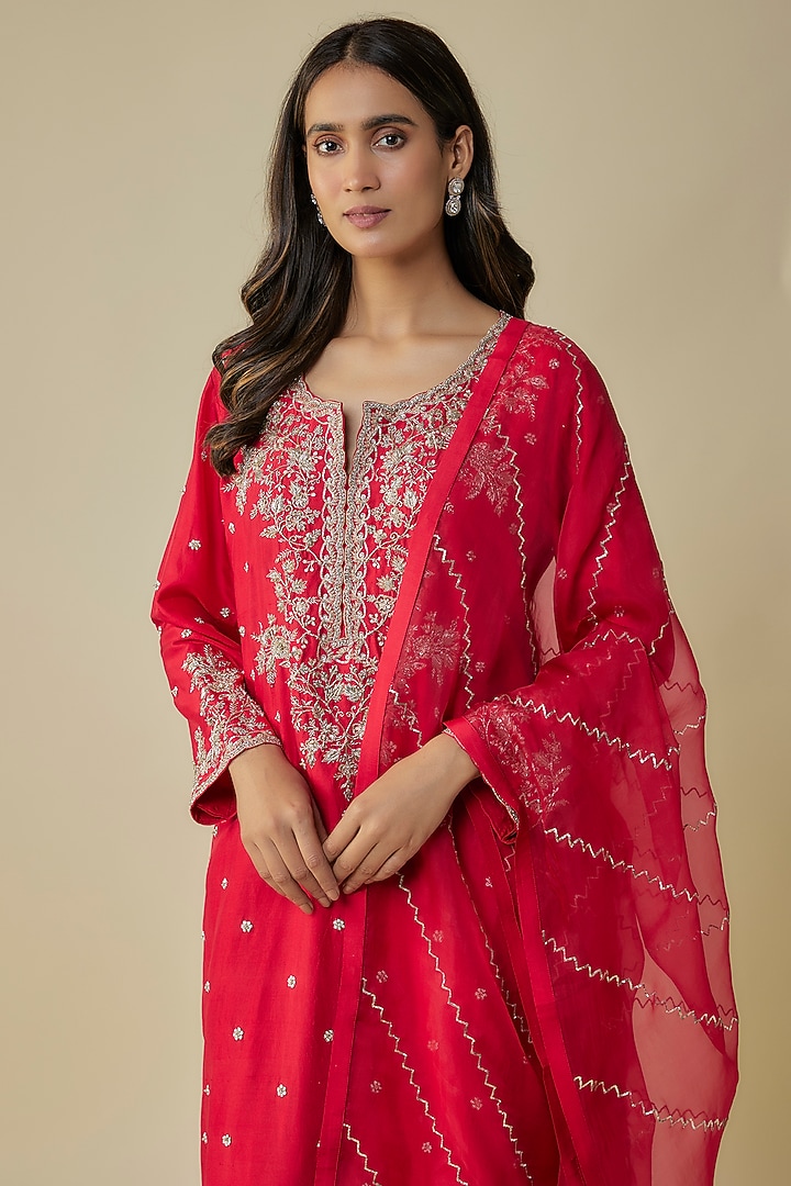 Red Dupion Hand Embroidered Kurta Set by Anushree Reddy at Pernia's Pop Up Shop