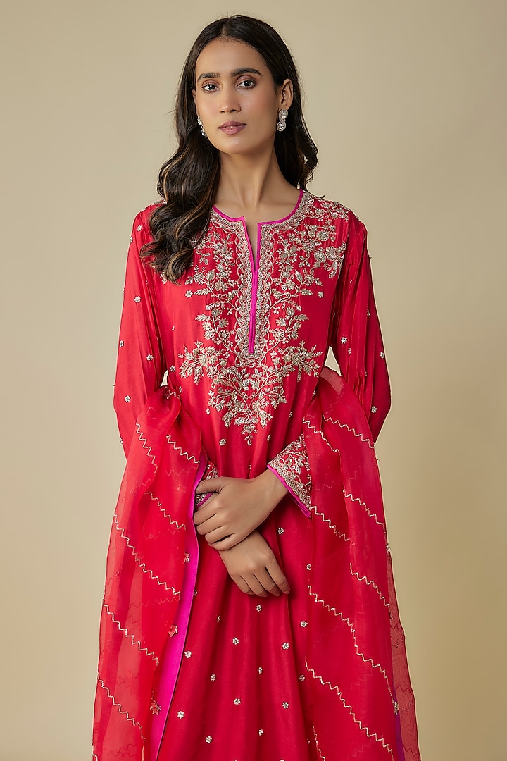 Red Dupion Hand Embroidered Kurta Set by Anushree Reddy at Pernia's Pop Up Shop