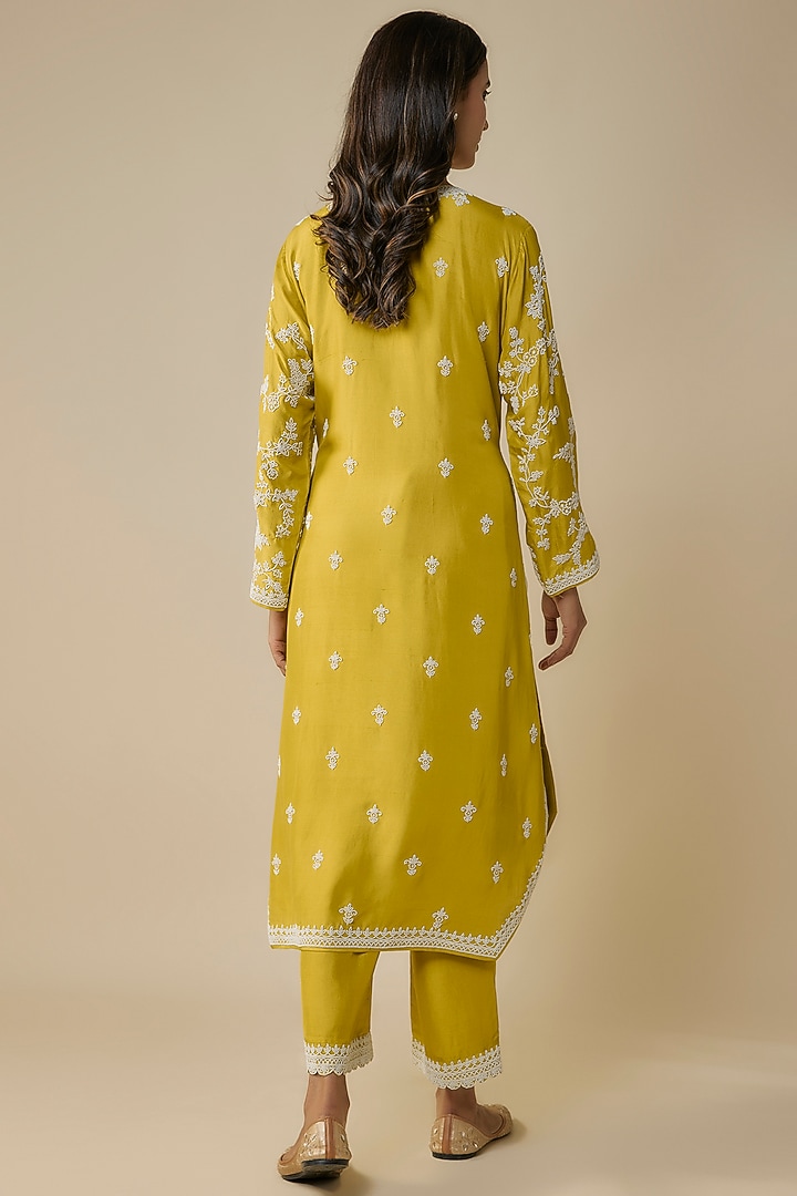 Yellow Dupion Pearl Hand Embroidered Kurta Set by Anushree Reddy at Pernia's Pop Up Shop