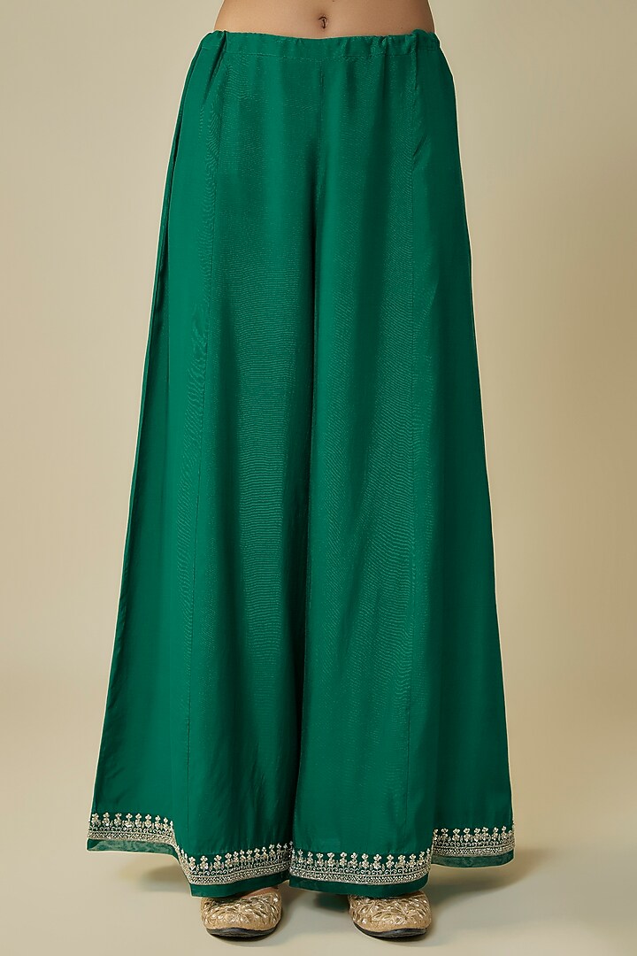 Emerald Green Dupion Hand Embroidered Kurta Set by Anushree Reddy at Pernia's Pop Up Shop