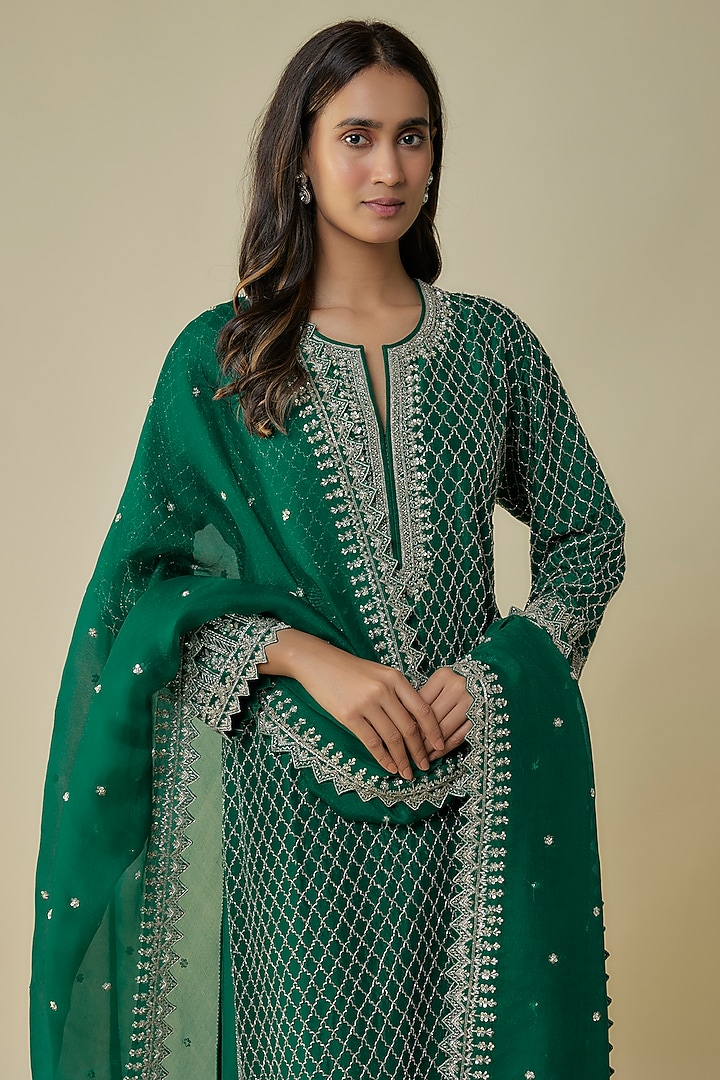 Emerald Green Dupion Hand Embroidered Kurta Set by Anushree Reddy at Pernia's Pop Up Shop
