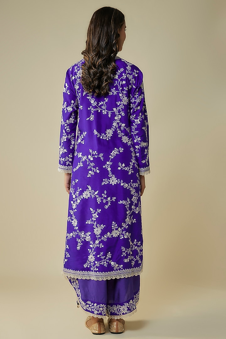 Purple Dupion Aari Thread Embroidered Kurta Set by Anushree Reddy at Pernia's Pop Up Shop