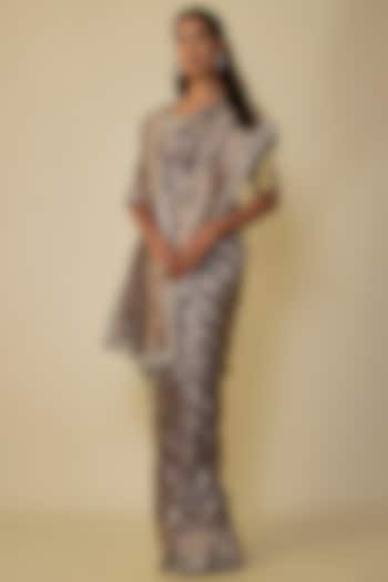 Navy Blue Silk Zardosi Hand Embroidered Banarasi Handwoven Bridal Saree Set by Anushree Reddy at Pernia's Pop Up Shop