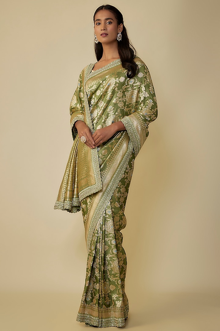 Green Silk Zardosi Hand Embroidered Banarasi Handwoven Bridal Saree Set by Anushree Reddy at Pernia's Pop Up Shop