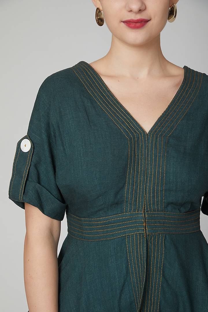 Green Pants With Concealed Zipper by Aruni at Pernia's Pop Up Shop