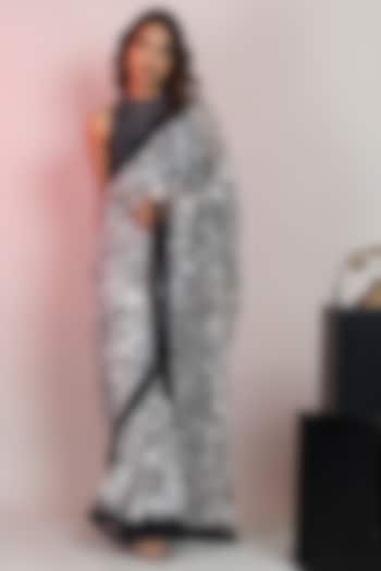 Ivory & Black Crinkled Chiffon Printed Party Wear Saree Set by ANJALIVERMA at Pernia's Pop Up Shop