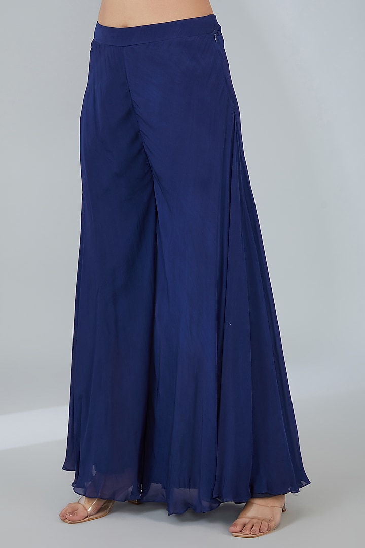 Blue Flat Chiffon Hand Embroidered Straight Kurta Set by ANJALIVERMA at Pernia's Pop Up Shop