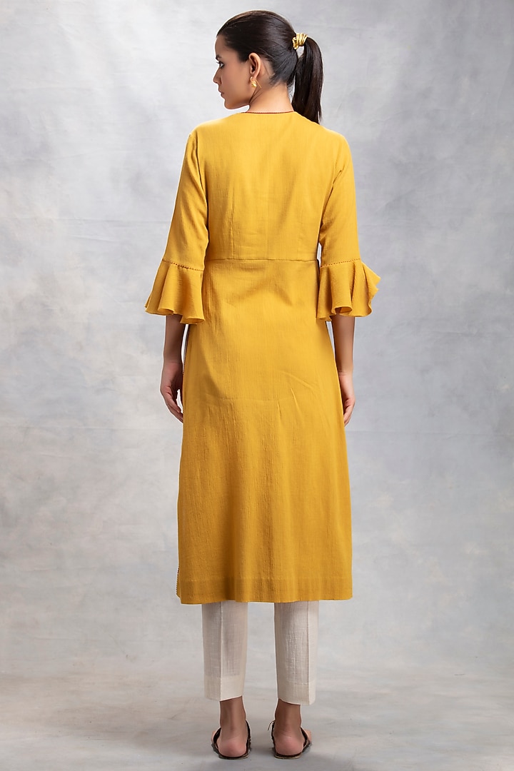 Mustard Embroidered & Printed Straight Kurta Set by Anju Modi at Pernia's Pop Up Shop