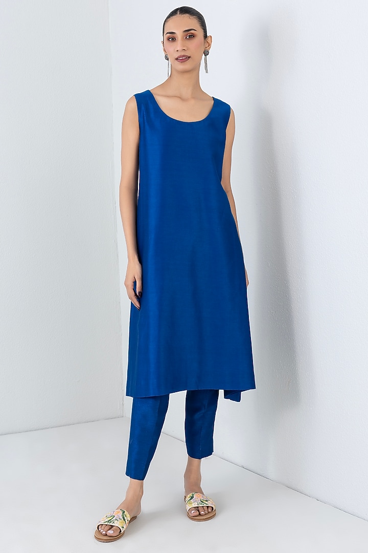 Blue Silk Chanderi Floral Printed Kaftan by Anju Modi at Pernia's Pop Up Shop
