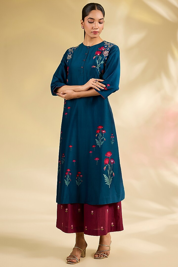 Midnight Blue Silk Chanderi Printed & Embroidered Kurta Set by Anju Modi at Pernia's Pop Up Shop