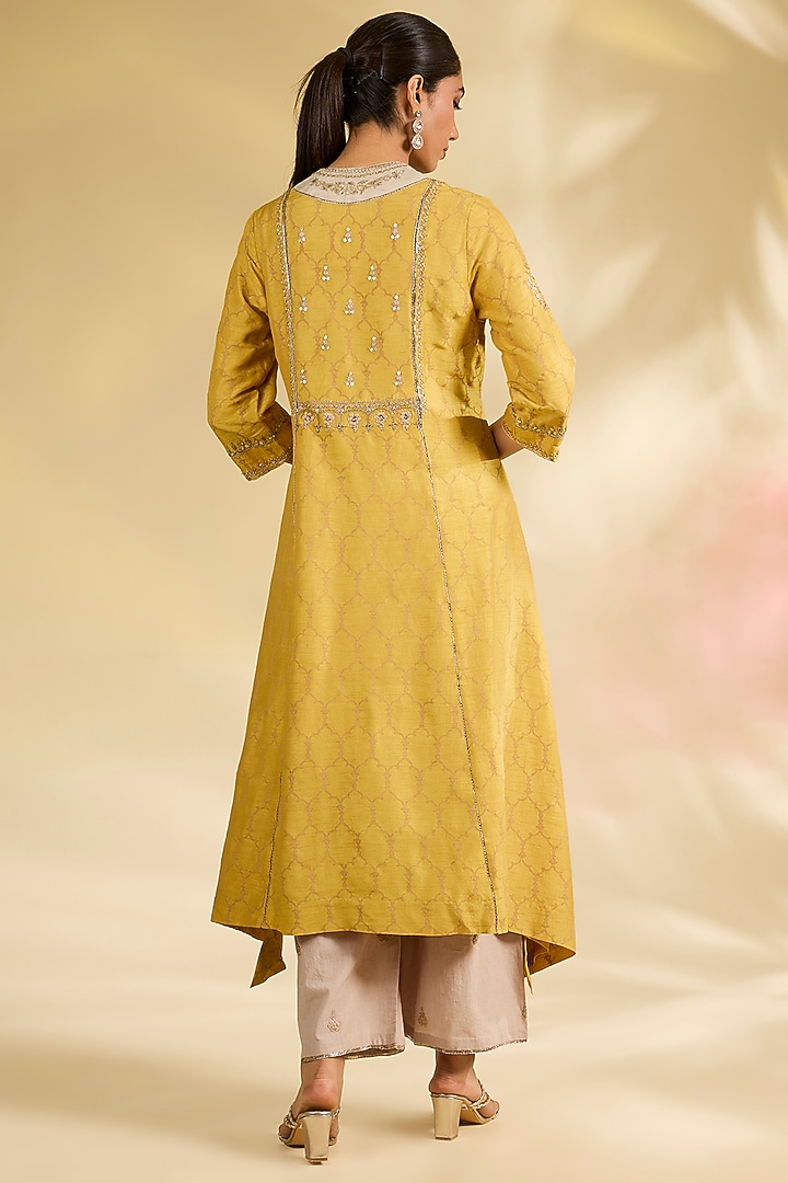 Yellow Chanderi Printed & Embroidered Kurta Set by Anju Modi at Pernia's Pop Up Shop
