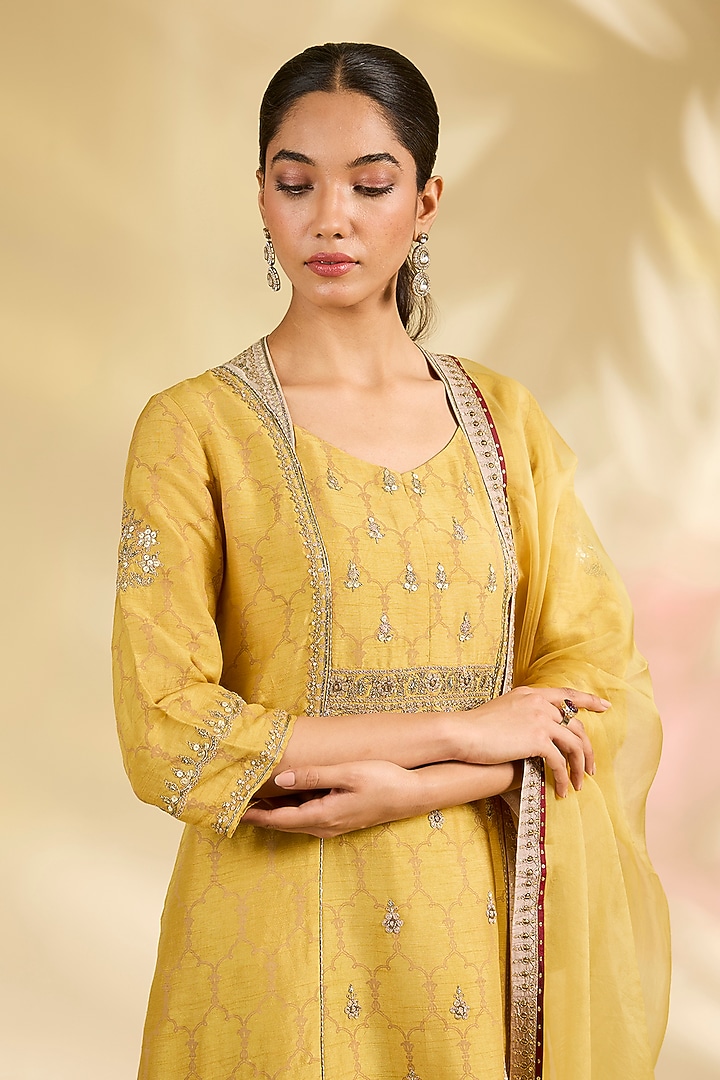 Yellow Chanderi Printed & Embroidered Kurta Set by Anju Modi at Pernia's Pop Up Shop