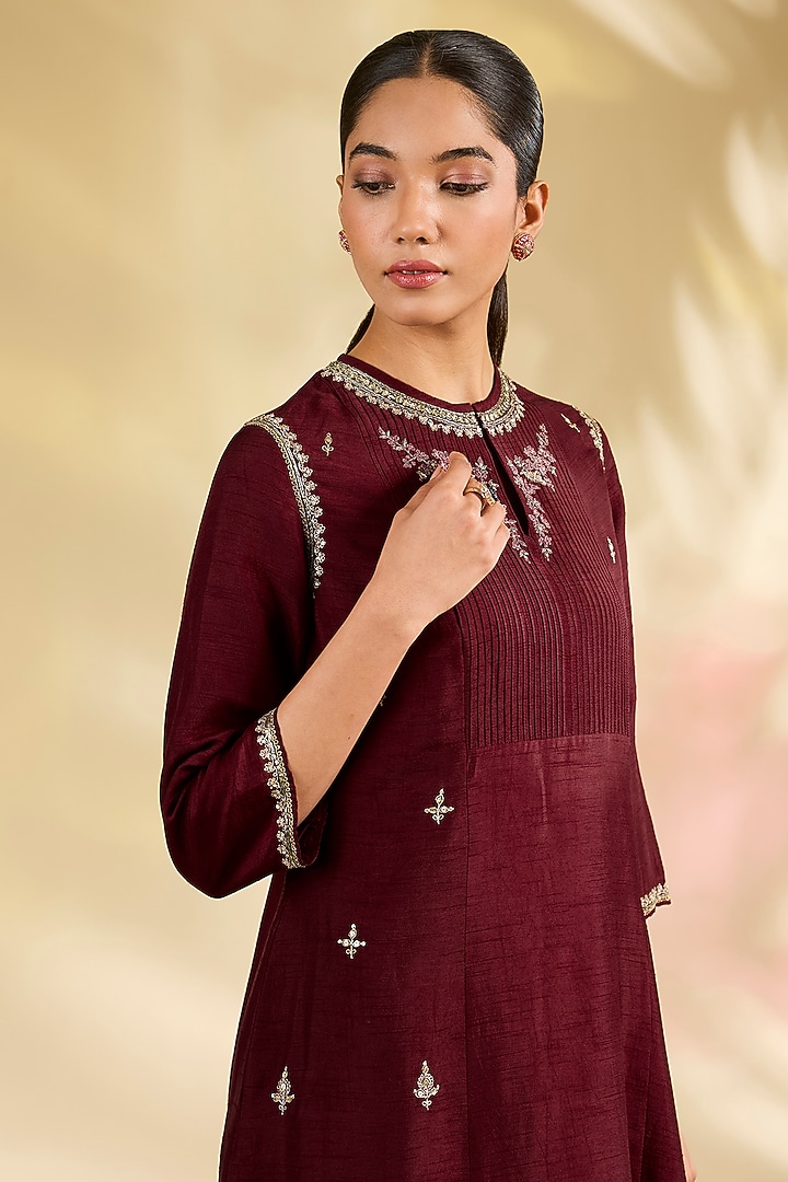 Maroon Silk Dupion Floral Boota Embroidered Kurta Set by Anju Modi at Pernia's Pop Up Shop