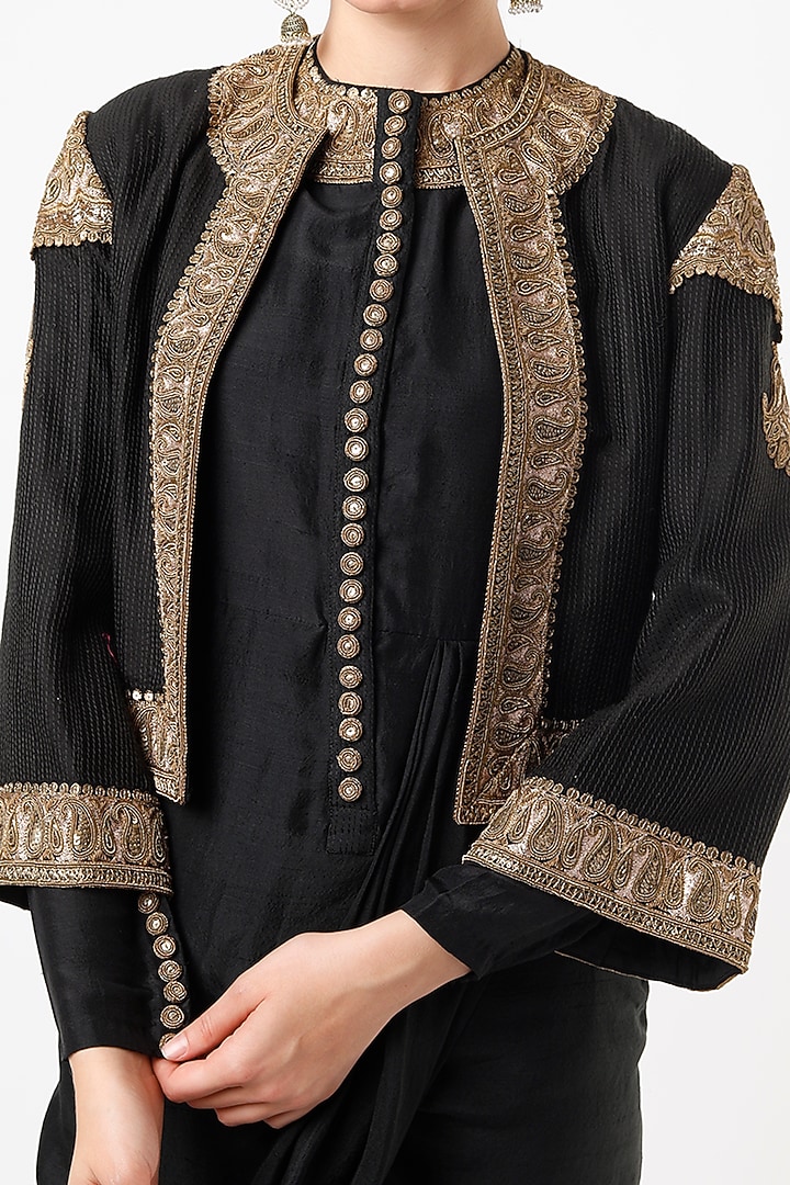 Black Embroidered Kurta Set by Anand Kabra at Pernia's Pop Up Shop