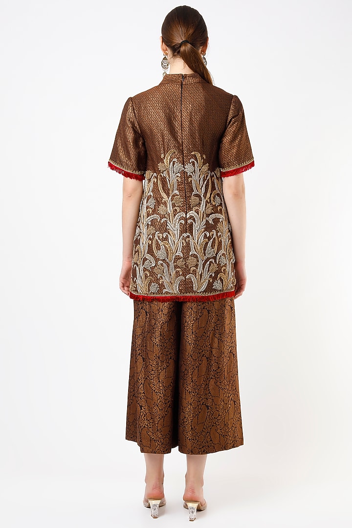 Brown Embroidered Kurta Set by Anand Kabra at Pernia's Pop Up Shop