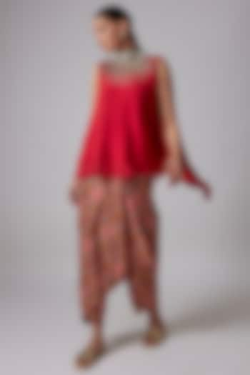 Red Georgette Embroidered Cape Set by Anand Kabra at Pernia's Pop Up Shop