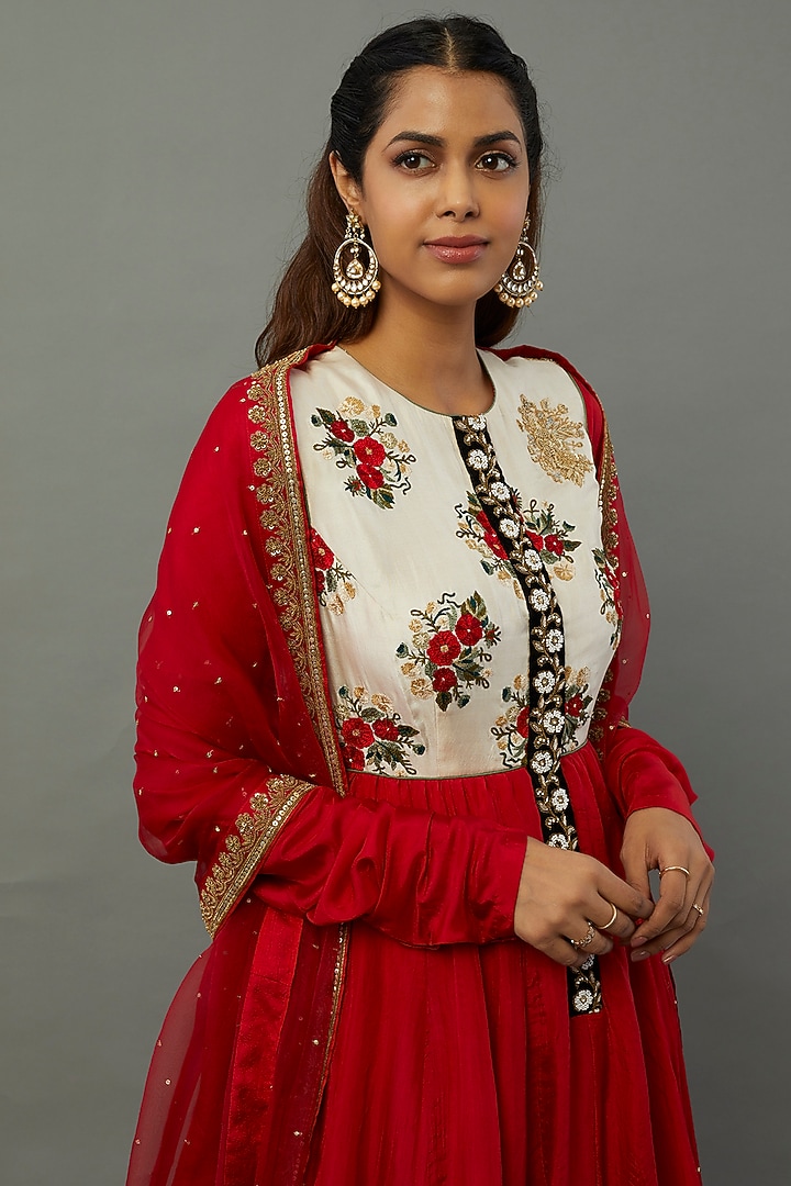 Maroon Embroidered Bridal Anarkali Set by Anand Kabra at Pernia's Pop Up Shop