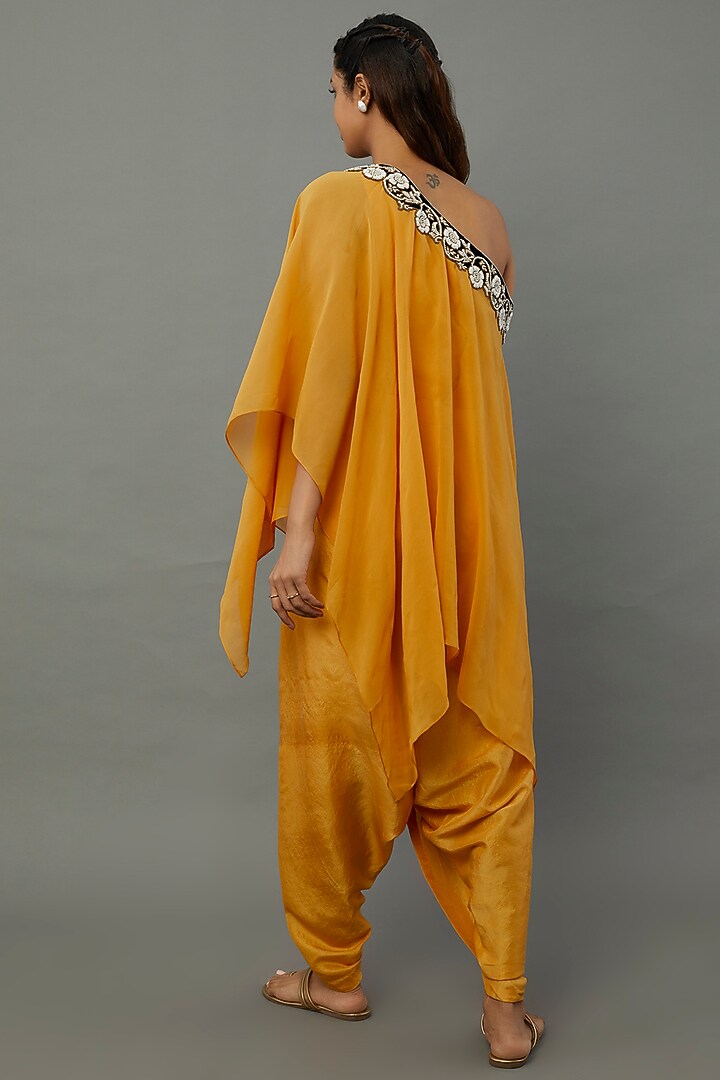 Mustard Embroidered Cape Set by Anand Kabra at Pernia's Pop Up Shop