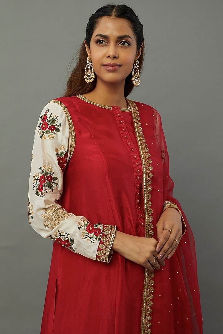 Red Dupion Embroidered Kurta Set by Anand Kabra at Pernia's Pop Up Shop