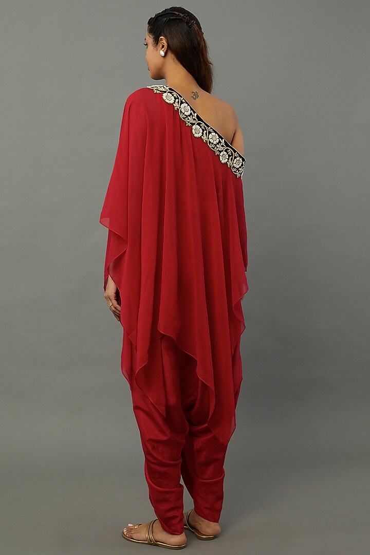 Red Embroidered Cape Set by Anand Kabra at Pernia's Pop Up Shop