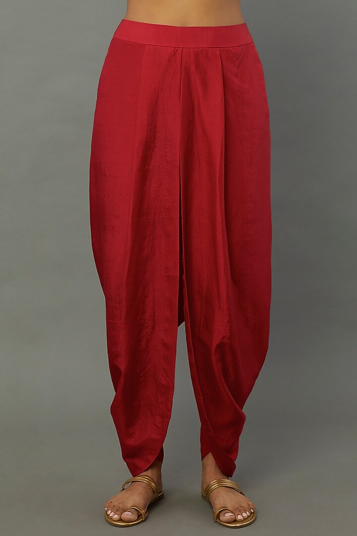Red Embroidered Cape Set by Anand Kabra at Pernia's Pop Up Shop