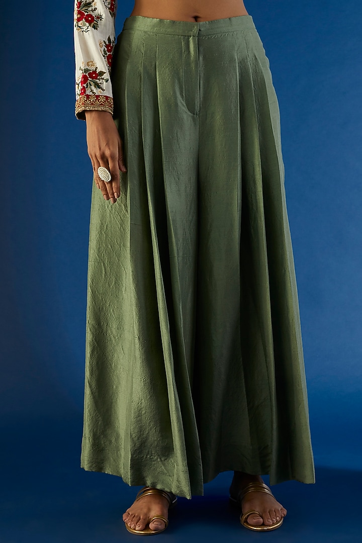 Green Dupion Embroidered Kurta Set by Anand Kabra at Pernia's Pop Up Shop
