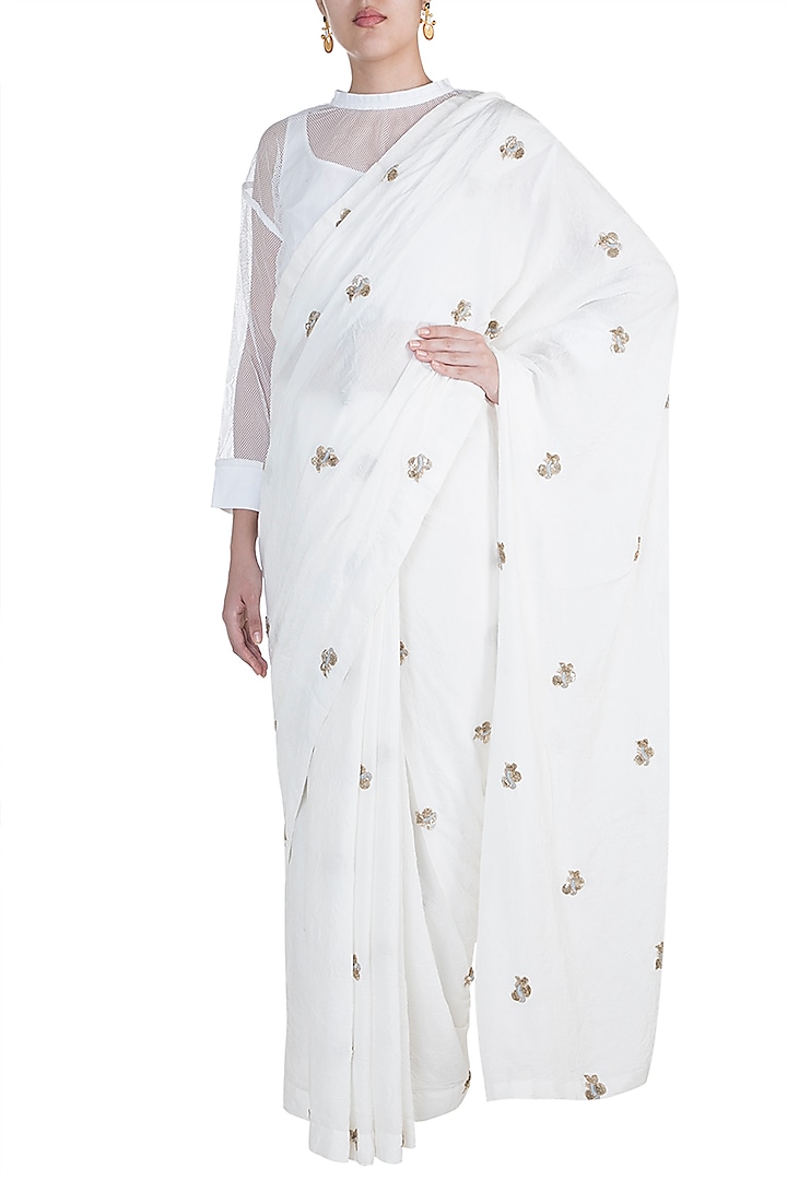 White Crushed Wedding Saree Set by Anamika Khanna at Pernia's Pop Up Shop