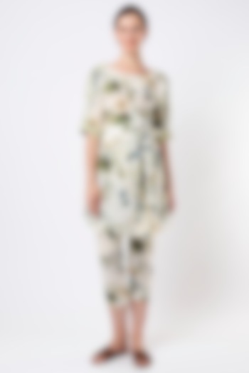 Cream Floral Printed Tunic Set by ANMOL KAKAD