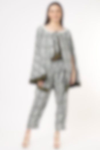 Mehendi Green Muslin Silk Printed Co-Ord Set by ANMOL KAKAD at Pernia's Pop Up Shop