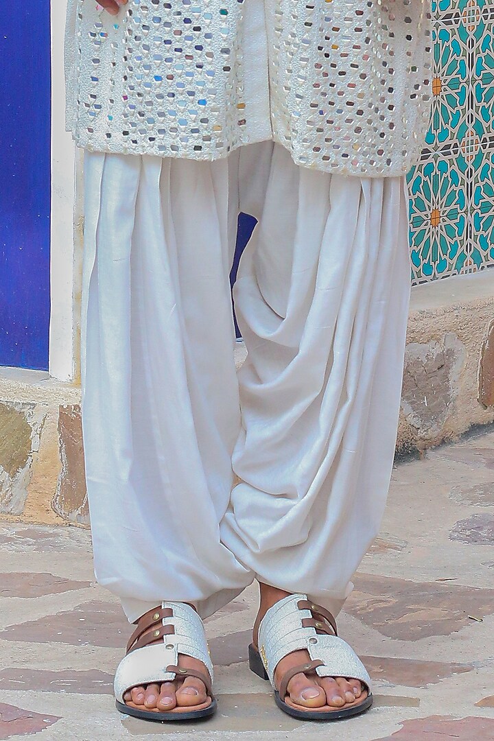 Ivory Cotton & Silk Mirror Work Handcrafted Kurta Set by Ankur J Men at Pernia's Pop Up Shop