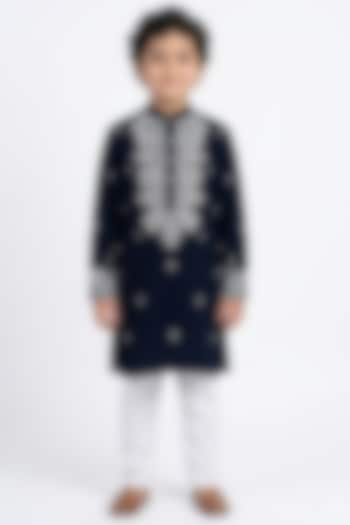 Navy Blue Cotton Silk Thread Embroidered Kurta Set For Boys by Ankit V kapoor Kids at Pernia's Pop Up Shop