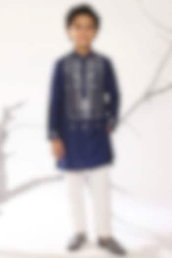 Navy Blue Cotton Silk Mirror Work Kurta Set For Boys by Ankit V kapoor Kids at Pernia's Pop Up Shop