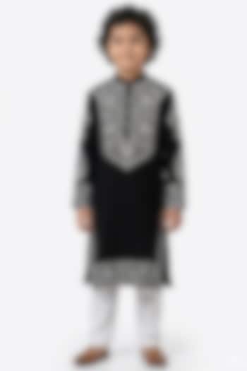 Black Cotton Silk Thread Embroidered Kurta Set For Boys by Ankit V kapoor Kids at Pernia's Pop Up Shop