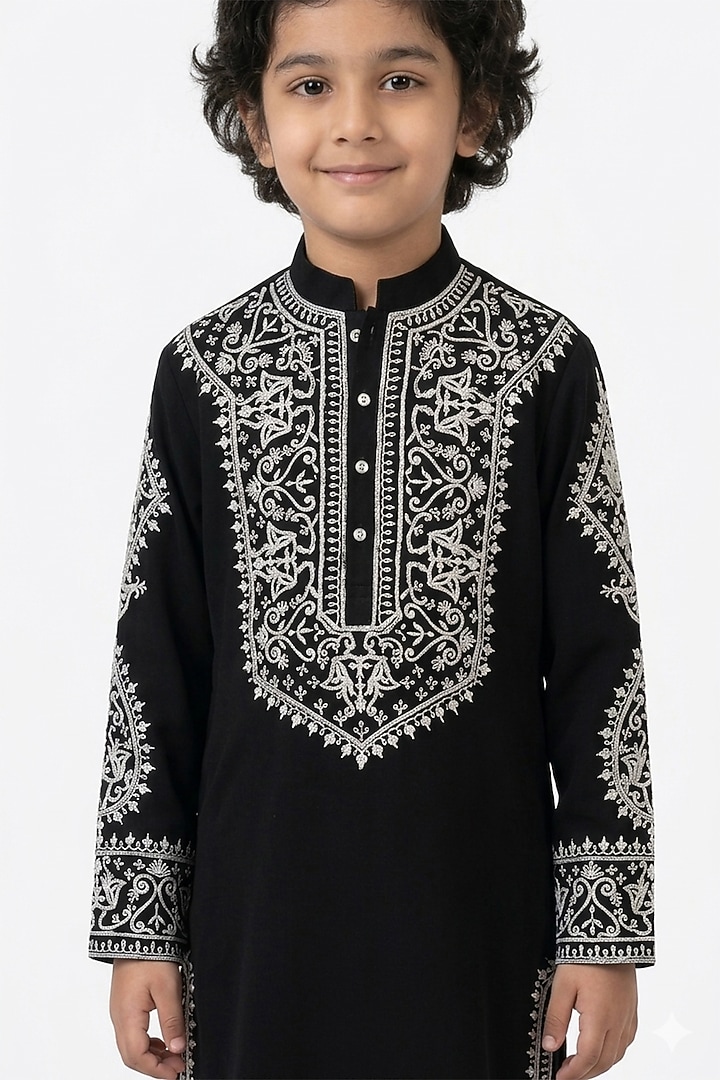 Black Cotton Silk Thread Embroidered Kurta Set For Boys by Ankit V kapoor Kids at Pernia's Pop Up Shop