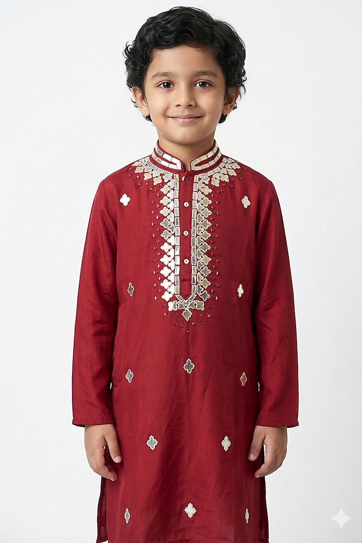 Maroon Cotton Silk Embroidered Kurta Set For Boys by Ankit V kapoor Kids at Pernia's Pop Up Shop
