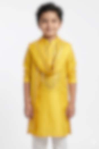 Yellow Cotton Silk Mirror Embroidered Kurta Set For Boys by Ankit V kapoor Kids at Pernia's Pop Up Shop
